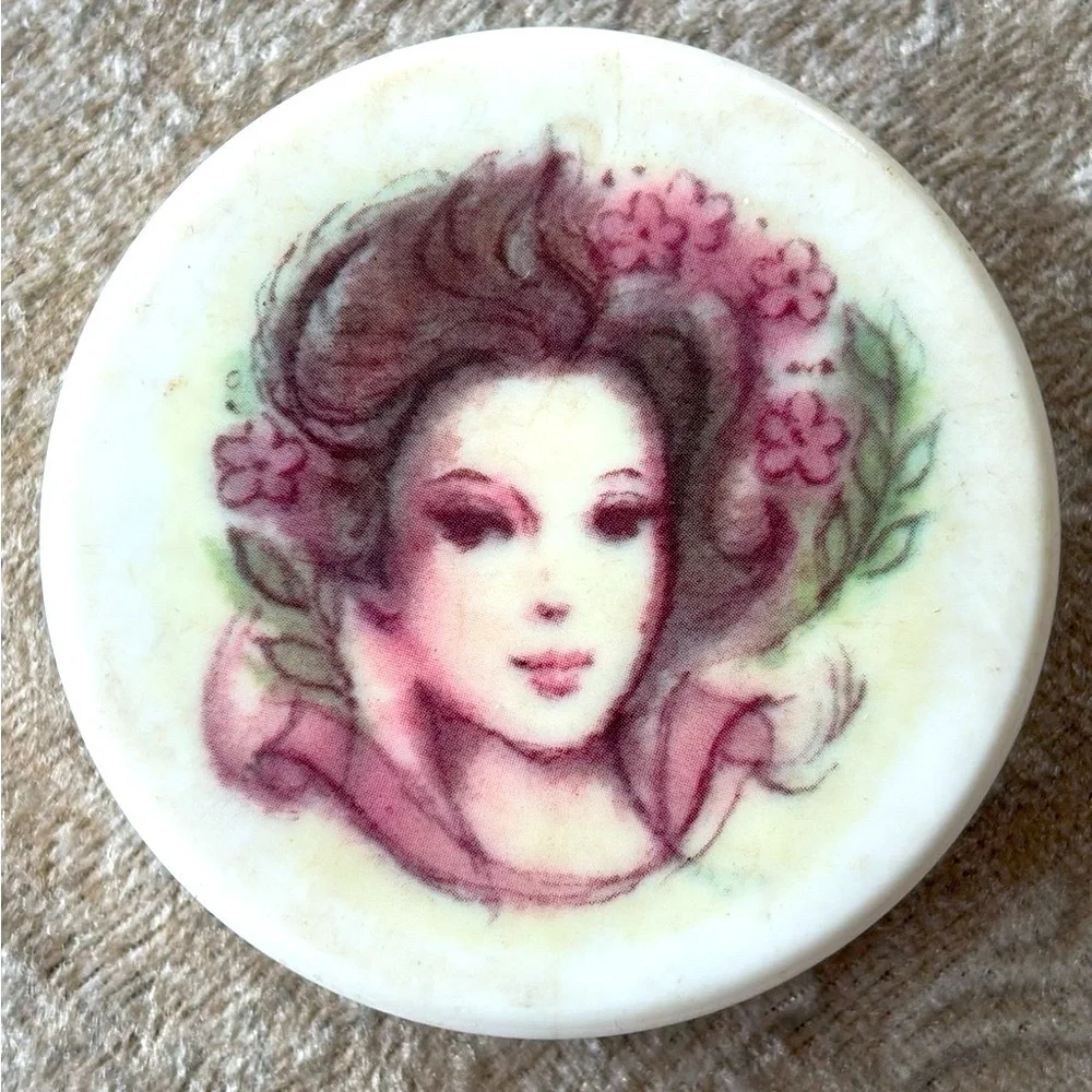 Vintage 60s Avon Cameo Refillable Mirror Compact Pressed Powder White Pink
